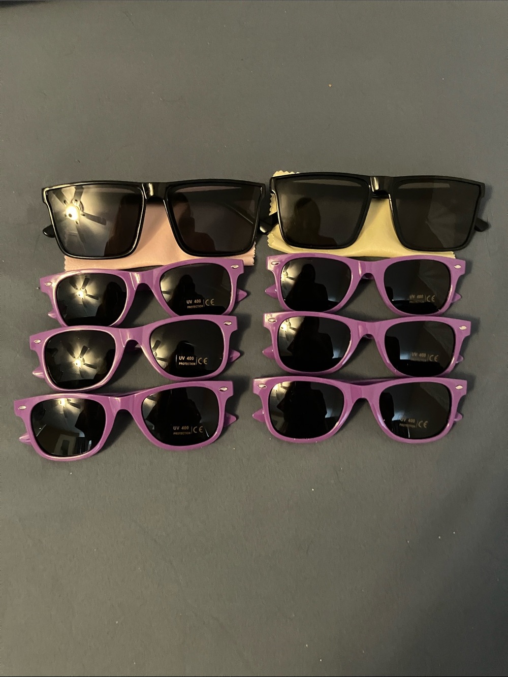 Set of 8 party favor sunglasses